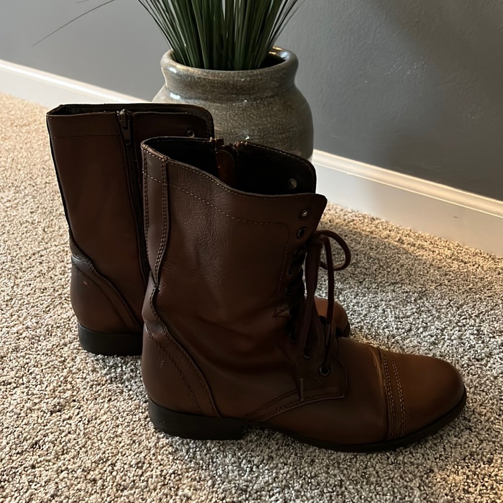 Steve Madden combat boots size 11